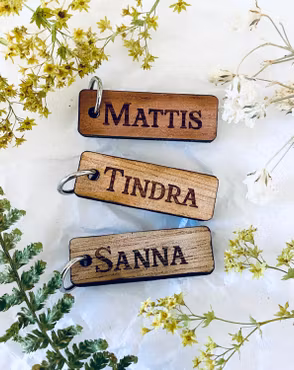 Berlock med namn - trä