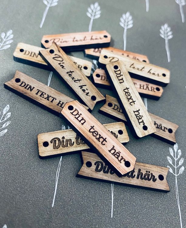 Tag - trä med egen text, olika varianter