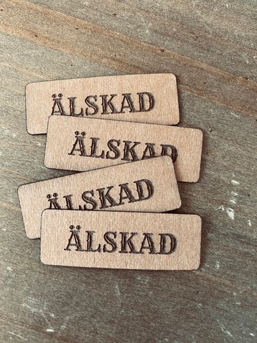 Älskad - Etikett i veganskt läder