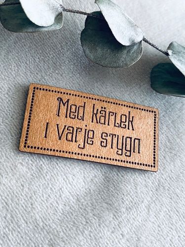 Med kärlek i varje stygn - Etikett i veganskt läder