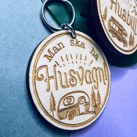 Man ska ha Husbil/Husvagn - nyckelring