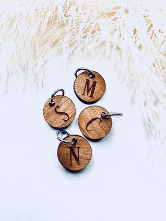 Cirkel med bokstav  - Trä