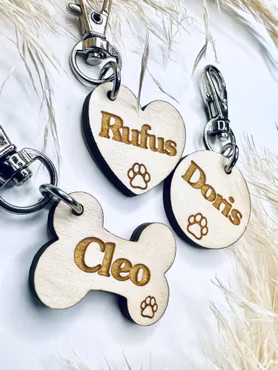 Namnbricka med tass - trä