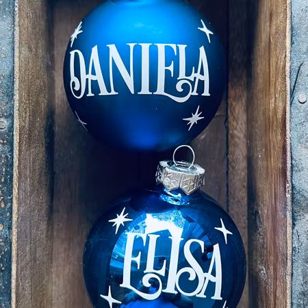 "Klassisk Blå" - Julkula med namn - Glas