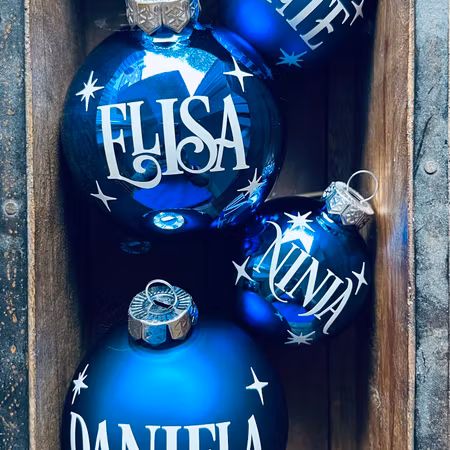 "Klassisk Blå" - Julkula med namn - Glas