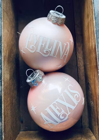 "Klassisk Rosa" - Julkula med namn - Glas