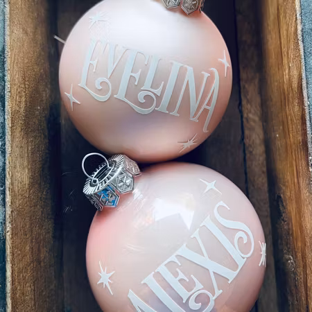 "Klassisk Rosa" - Julkula med namn - Glas