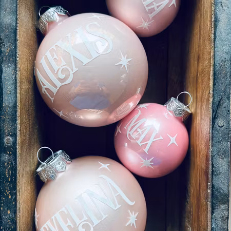 "Klassisk Rosa" - Julkula med namn - Glas