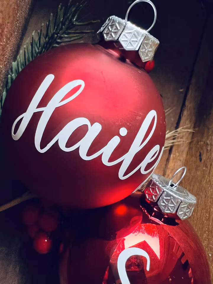 ”Last Christmas” Julkula med namn - Glas