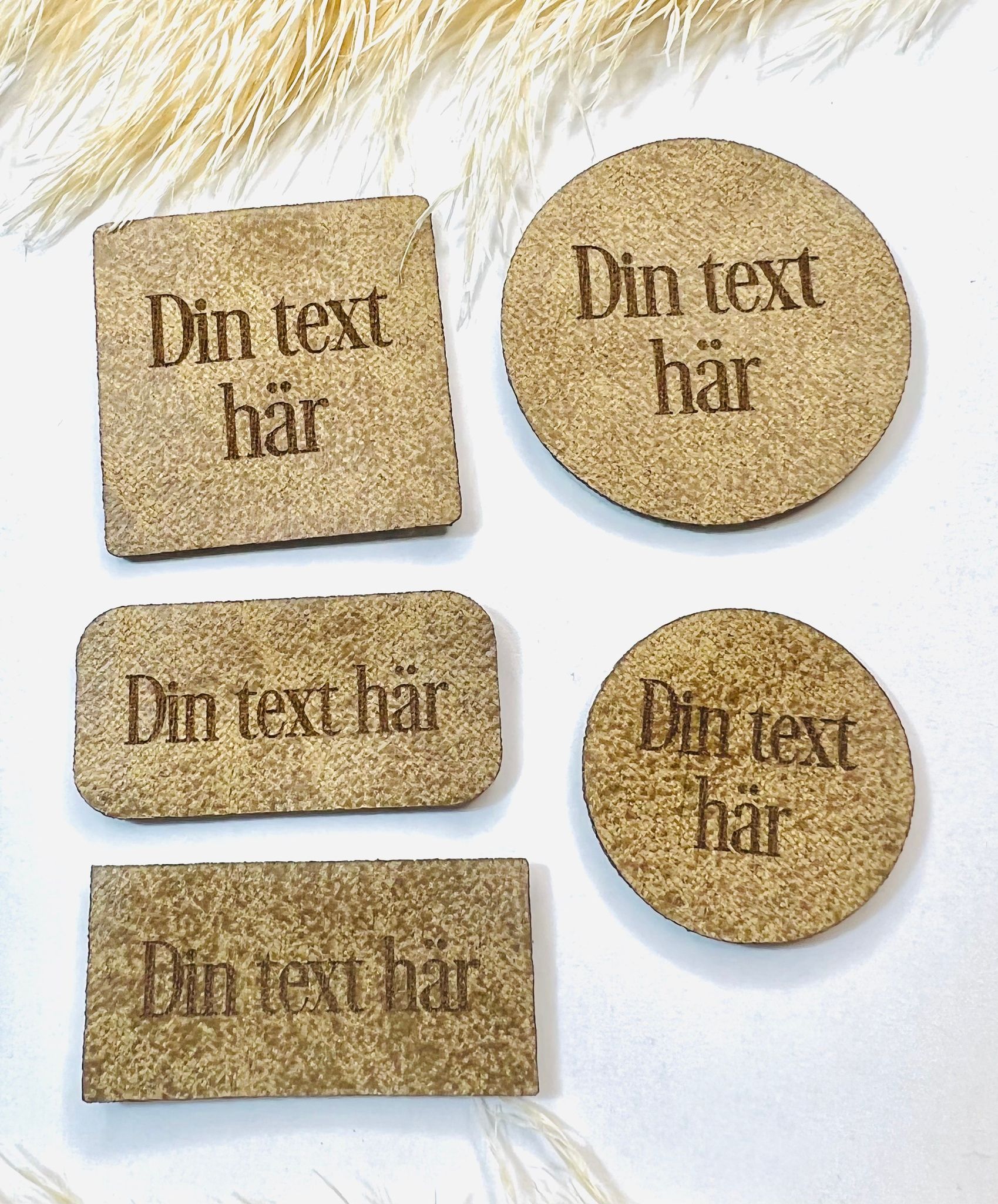Konstläderlappar, ljusbrun- egen text
