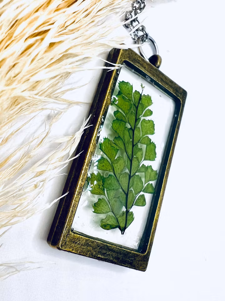 Framed leaf