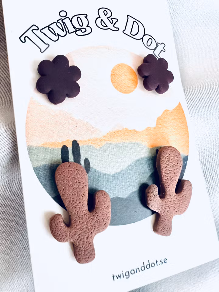 Sandy Cactus + Purple flower