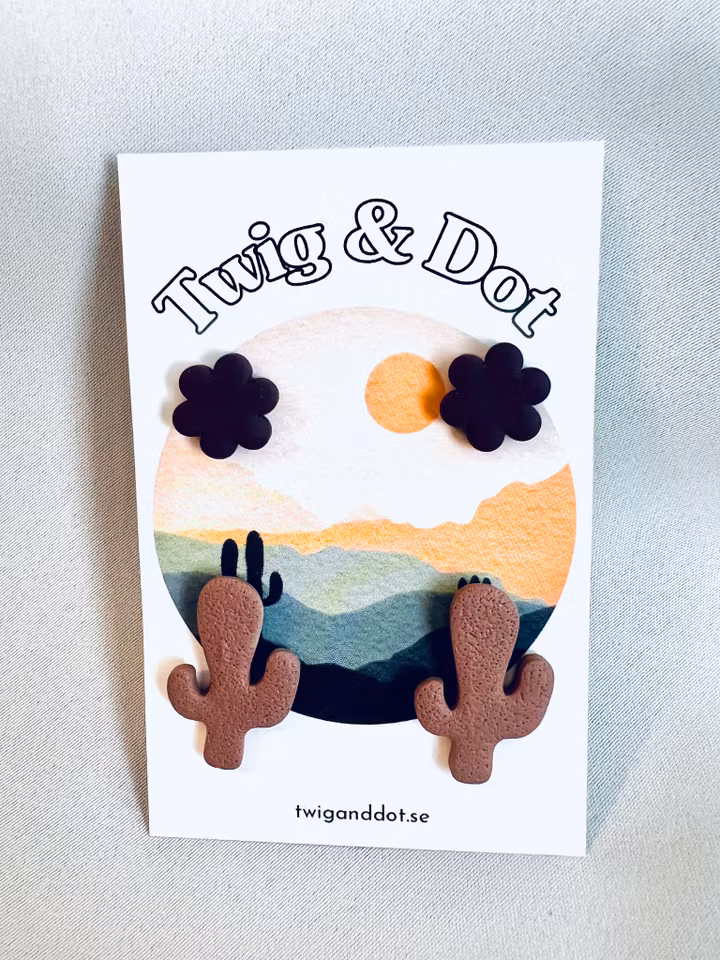 Sandy Cactus + Purple flower