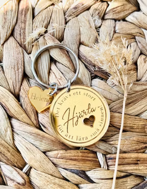 Det krävs ett stort hjärta för att lära små sinnen! (guld med namn)