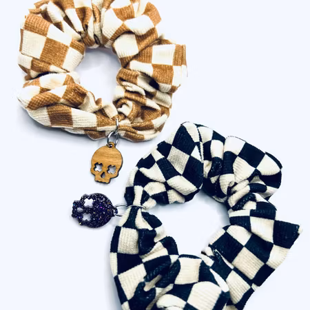 Sully Scull Checker Scrunchie