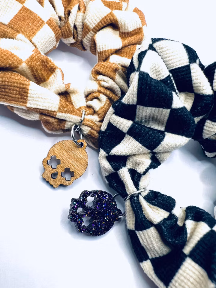 Sully Scull Checker Scrunchie