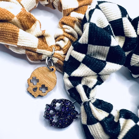 Sully Scull Checker Scrunchie
