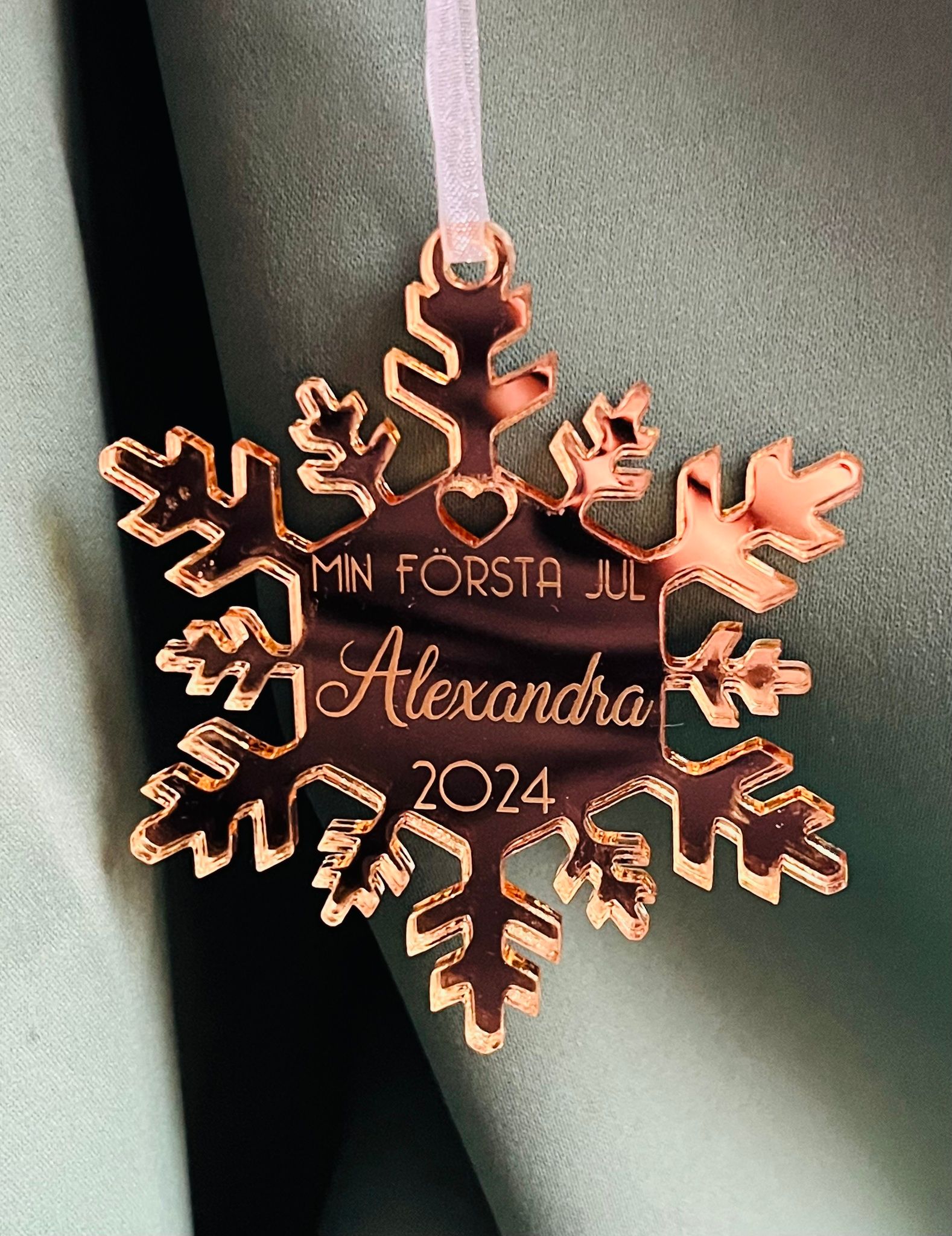 Snöflinga med namn ”Min första jul” - Guldakryl