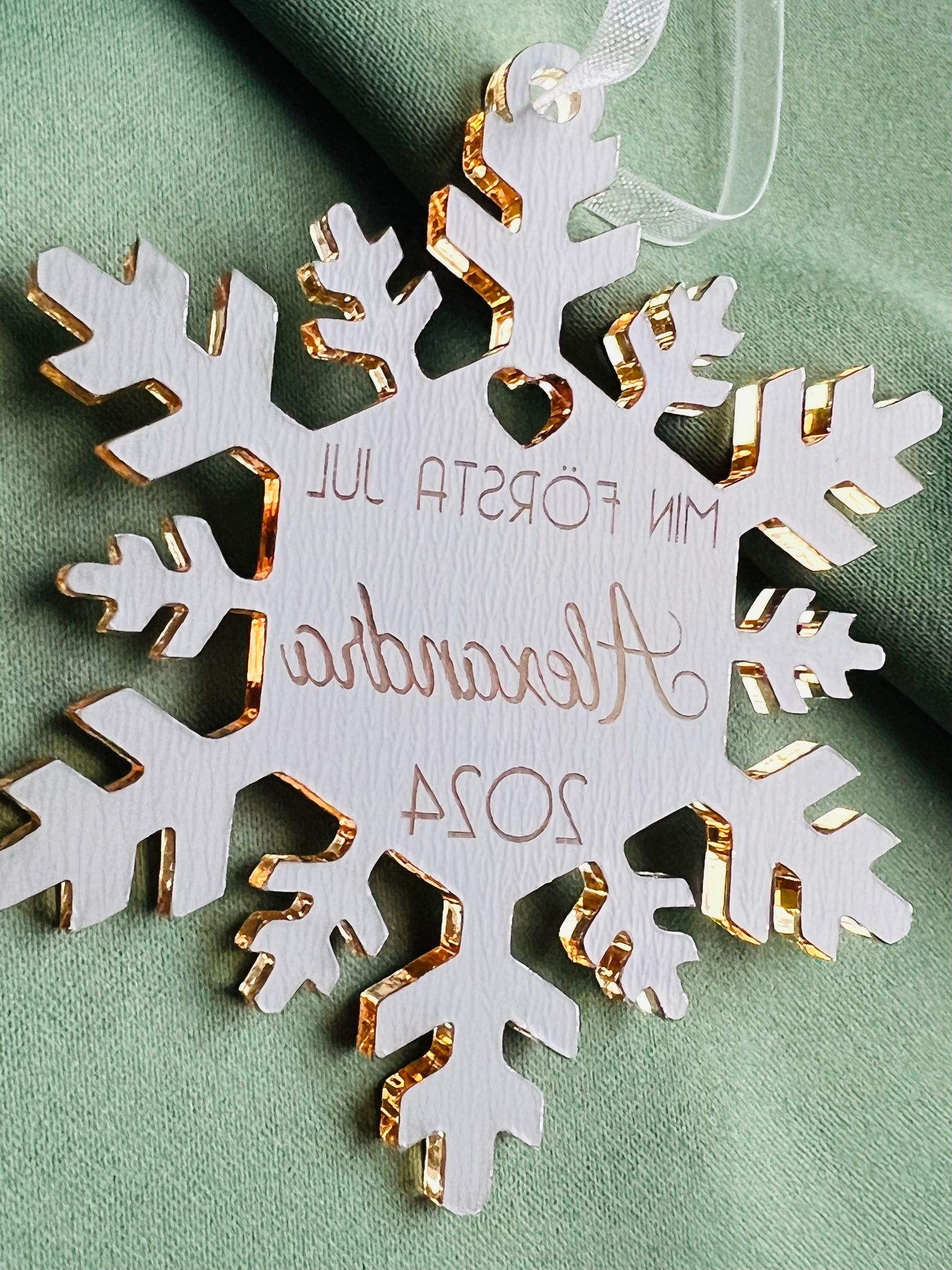 Snöflinga med namn ”Min första jul” - Guldakryl