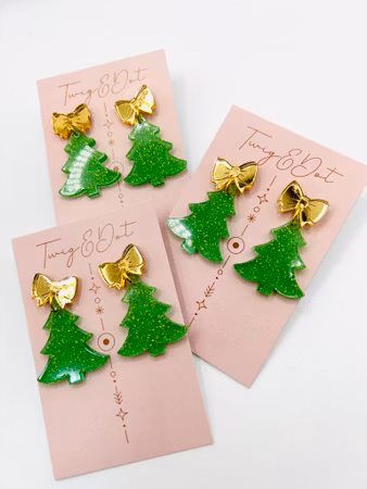 Christmas Tree - Golden Ribbon