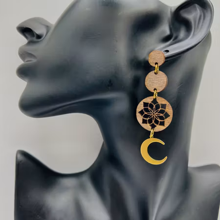 Dark Wood & Gold - Half moon flower