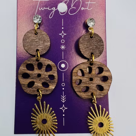 Dark Wood & Gold - Lotus starshine