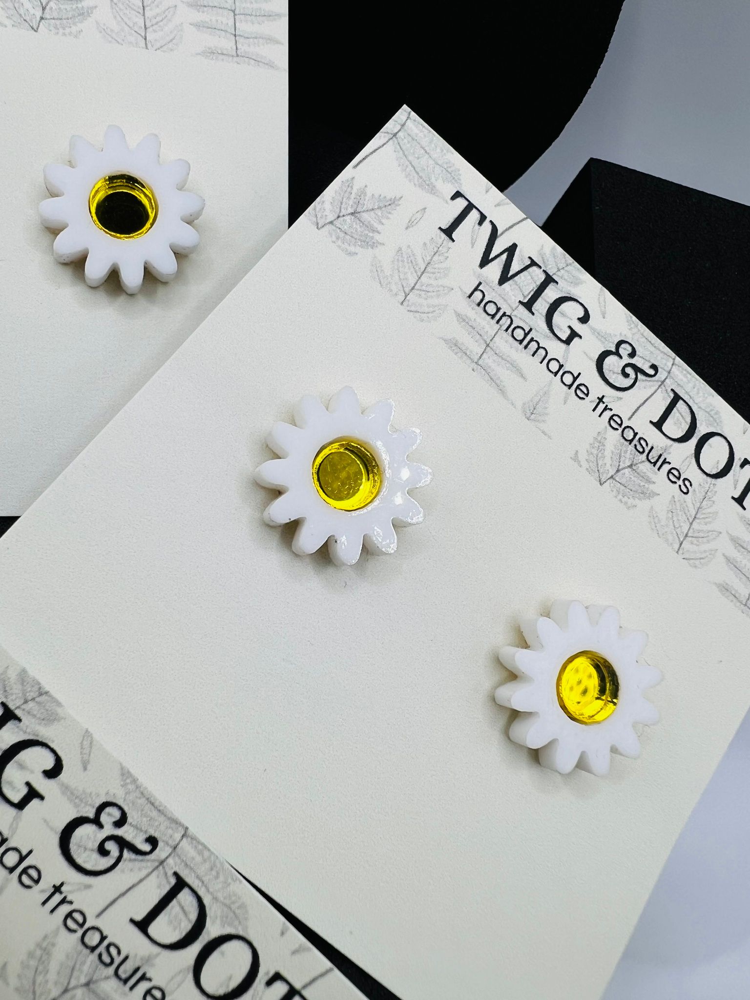 White Daisy