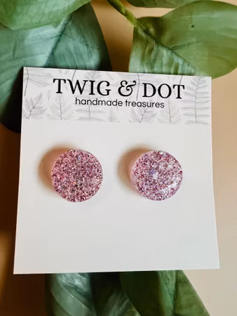 Crystal lilac studs
