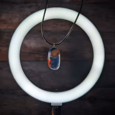 Höstglöd – Hållbart Halsband i Återvunnet Kristallglas