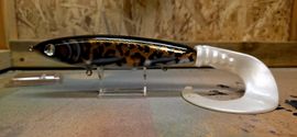 Monster Tail v2 250g 50cm Motoroil Gösen