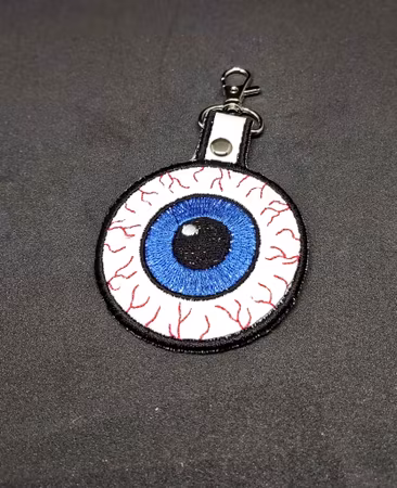 Broderad nyckelring - Eyeball
