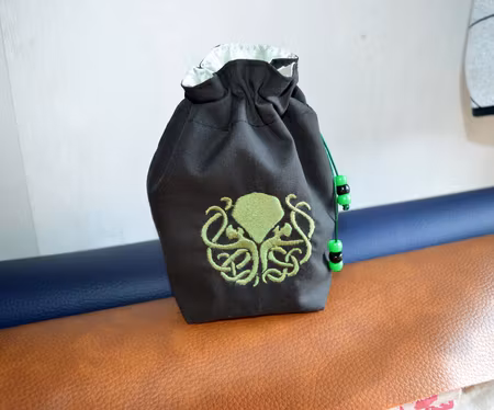Broderad tärningspåse - Cthulhu