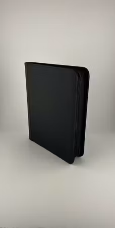 Svart Toploader 4-pocket zip-binder för 112 kort