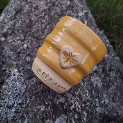 Bee Kind utan hänkel