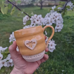 Bee Kind kupad form
