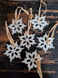 Snöflingor spetsiga uddar