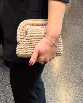 By Mills handgjorda necessärer