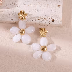 Elsa blomörhängen vit