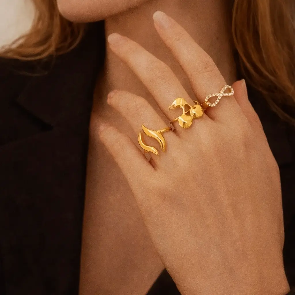 Evighet, ring i guld med stenar