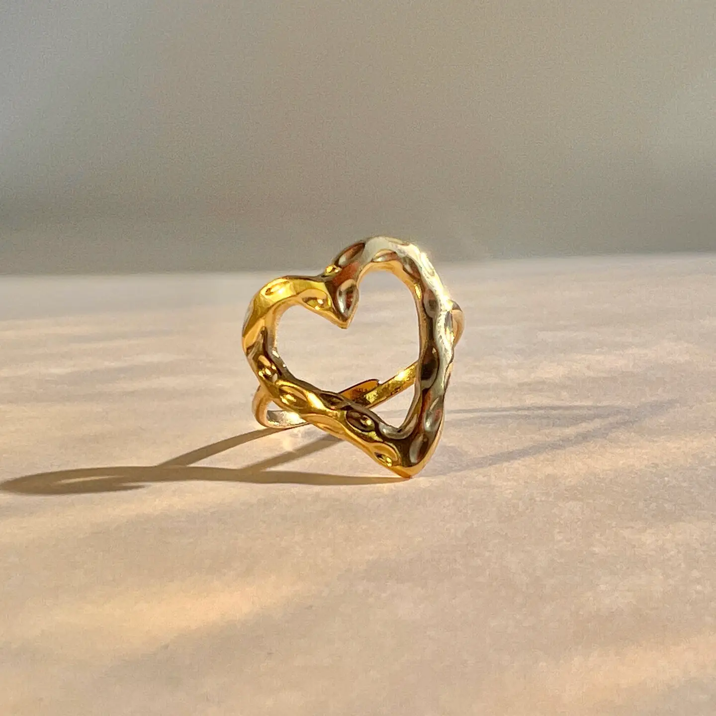 Almida ring med hjärta, guld