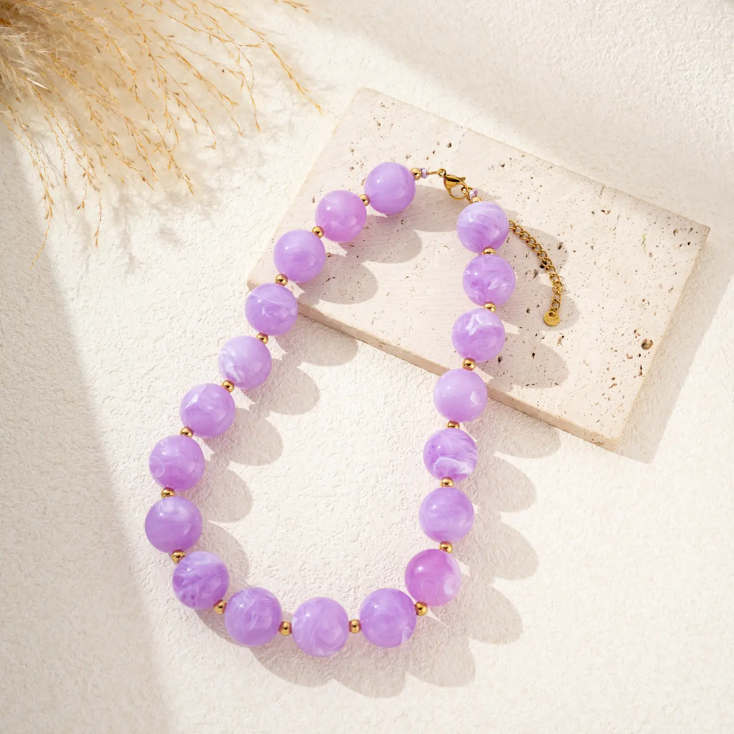 Dixie halsband med resinpärlor