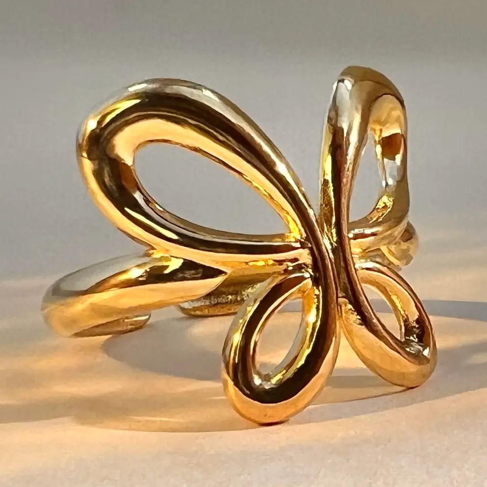 Sara fjärilsring, guld