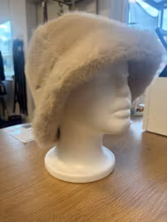 Hattie, pälsmössa
