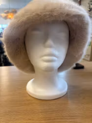 Hattie, pälsmössa