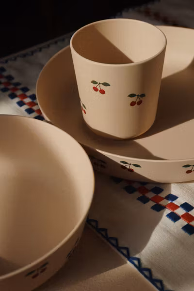 Konges Sløjd - Presentkit Dinner Set & 2 Pack Sippy Cups - Cherry