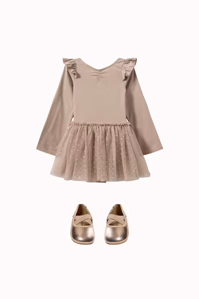 Sofie Schnoor - Dancing Set Estellesk Gym Suit & Melask Indoor Shoes