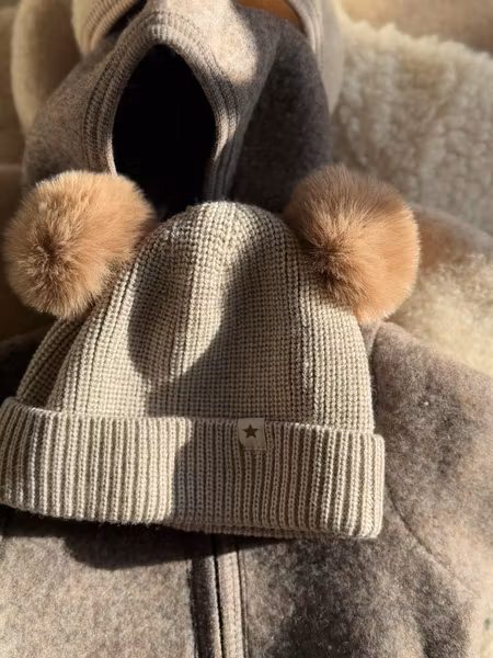 HUTTEliHUT - Beanie Wool Knit with Pompoms - Camel Melange