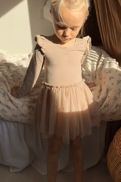 Sofie Schnoor - Dancing Set Estellesk Gym Suit & Melask Indoor Shoes