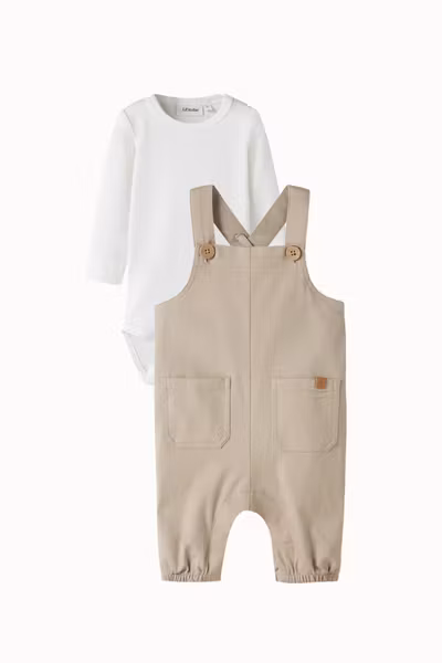 Lil'Atelier - Set Slim Solid Baby Body Coconut Milk & Loose Twill Hängselbyxa Oxford Tan