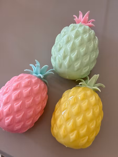Squeeze Ananas 4 olika färger